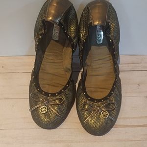 🌸🌸 Beautiful metallic  gold flats by Guess🌸🌸🌸